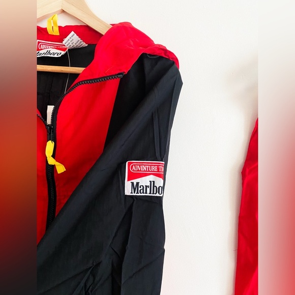 Vintage 90’s Marlboro Adventure Team Red & Black Nylon Windbreaker Set and Pouch - Picture 7 of 11